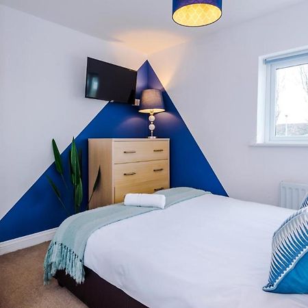 Newhall Road - 4 Bedroom Chester Home - Parking Wervin Екстериор снимка