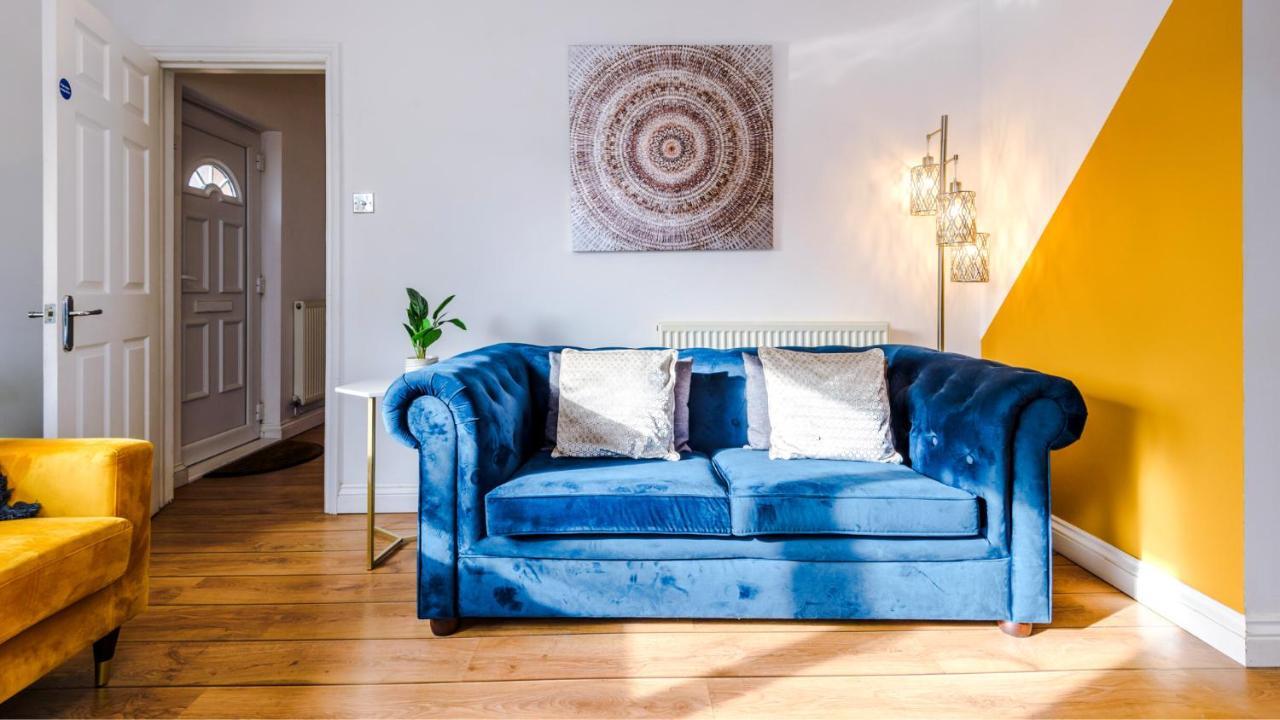 Newhall Road - 4 Bedroom Chester Home - Parking Wervin Екстериор снимка