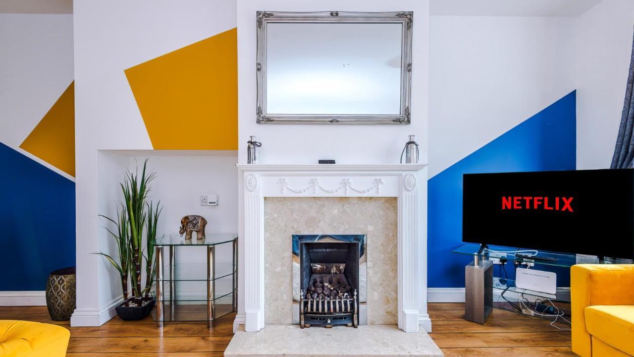 Newhall Road - 4 Bedroom Chester Home - Parking Wervin Екстериор снимка