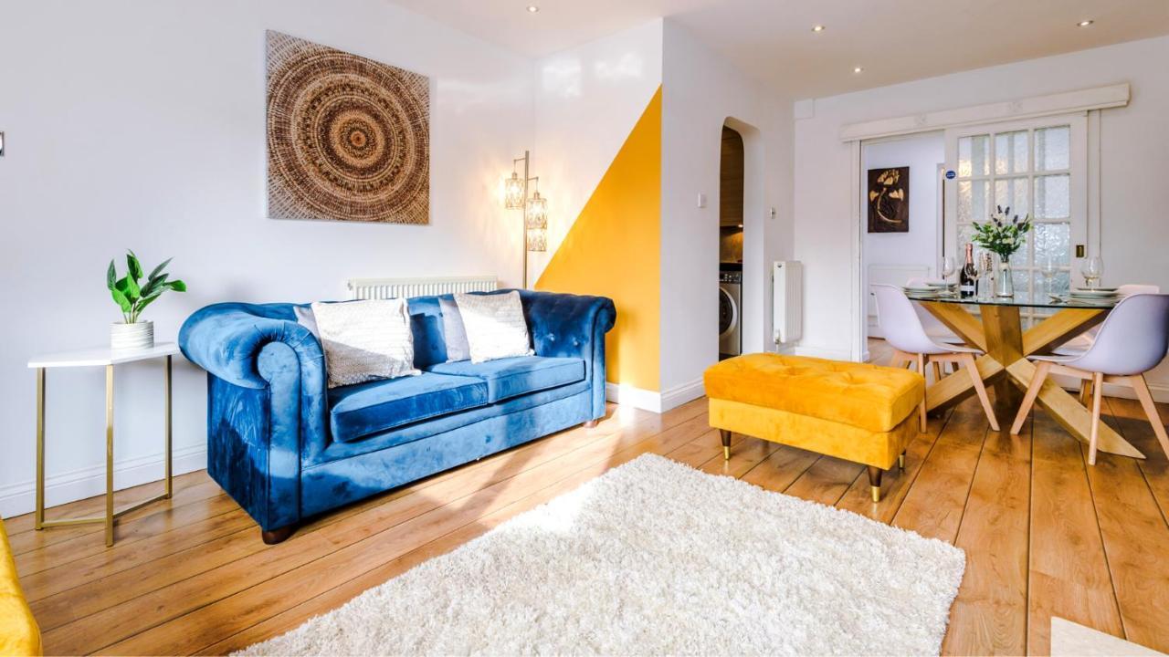 Newhall Road - 4 Bedroom Chester Home - Parking Wervin Екстериор снимка