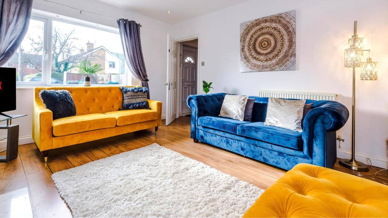 Newhall Road - 4 Bedroom Chester Home - Parking Wervin Екстериор снимка
